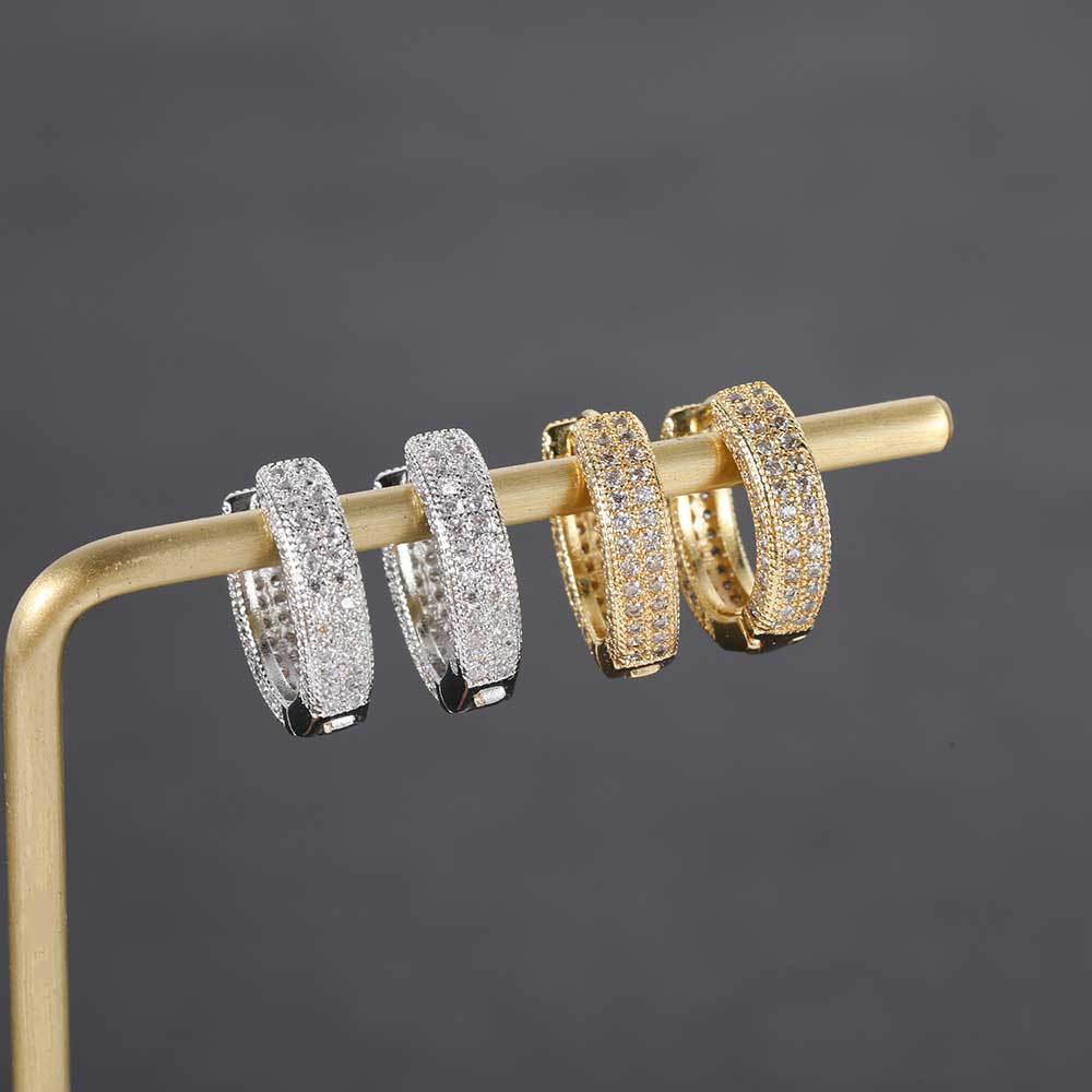 Orecchini a cerchio uomo di lusso con diamanti stile ins_voghion.com