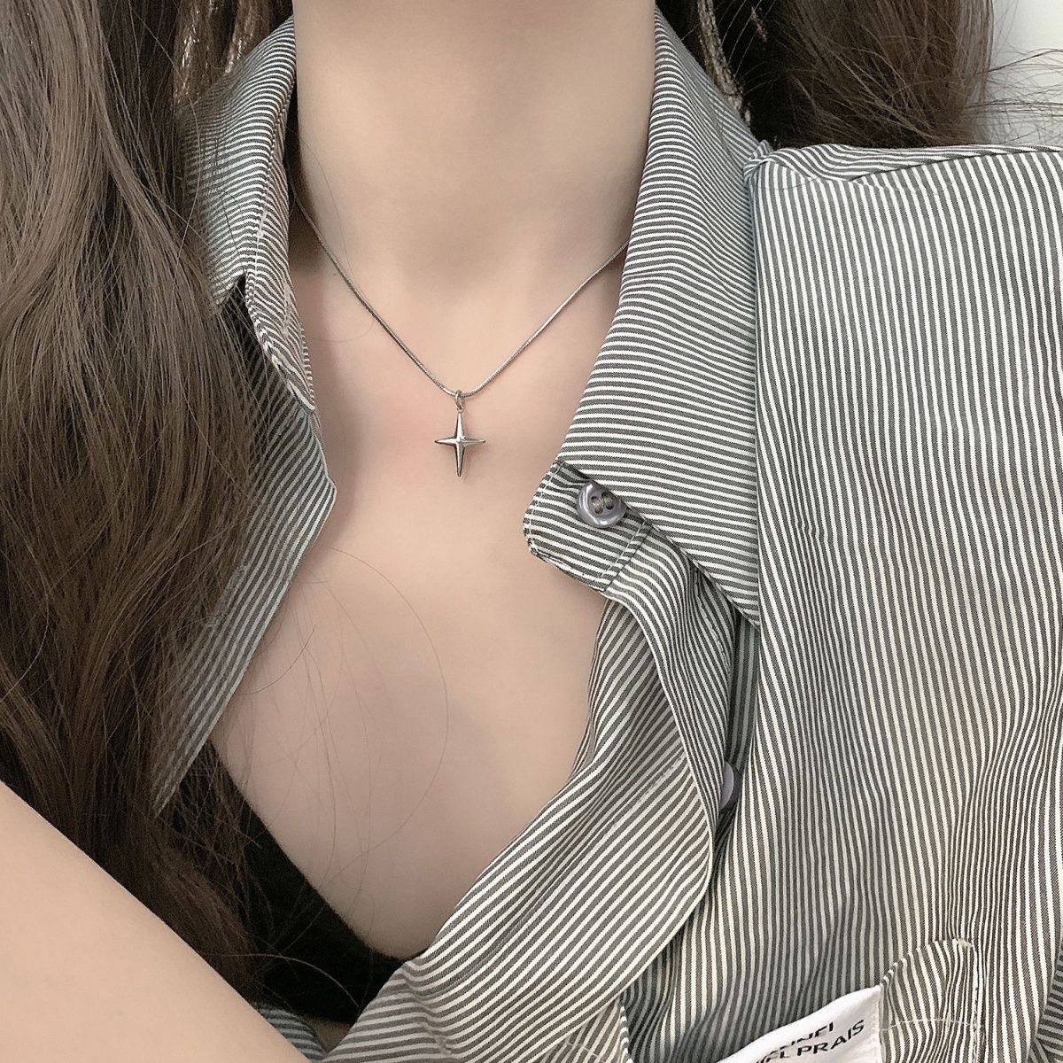 Collana con ciondolo a forma di piccola stella in acciaio al titanio per donna, stile dolce e cool, catena in argento con serpente e croce_voghion.com