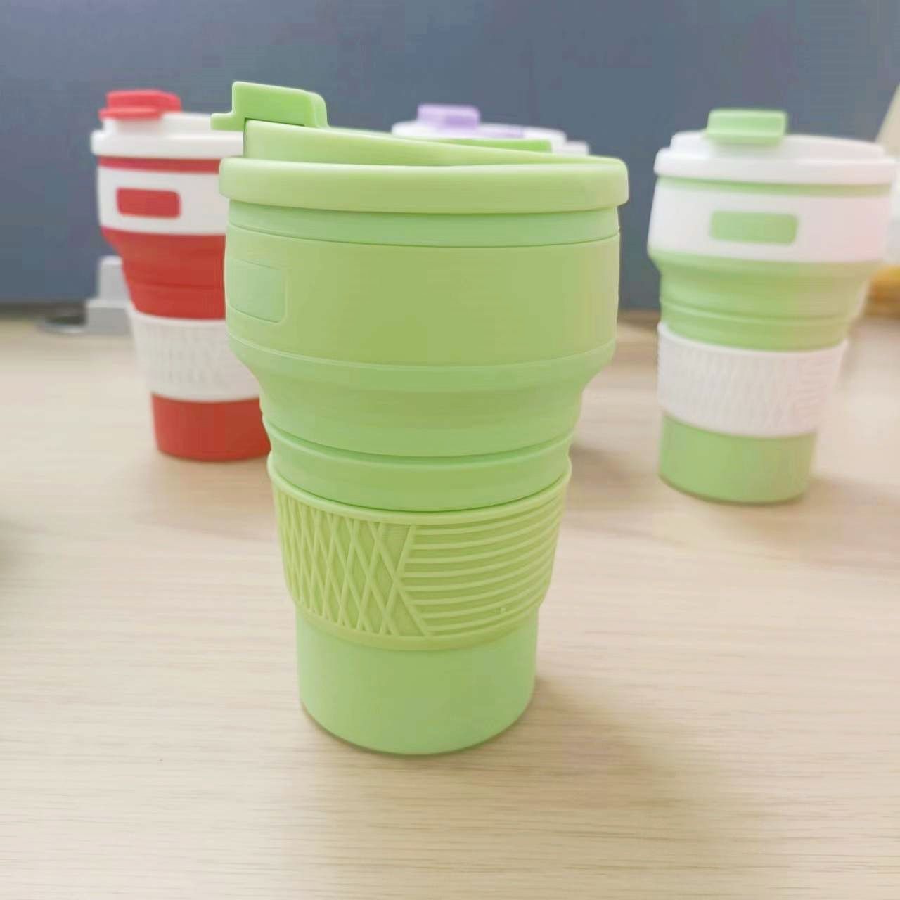 Bicchiere pieghevole in silicone alimentare per viaggi outdoor_voghion.com