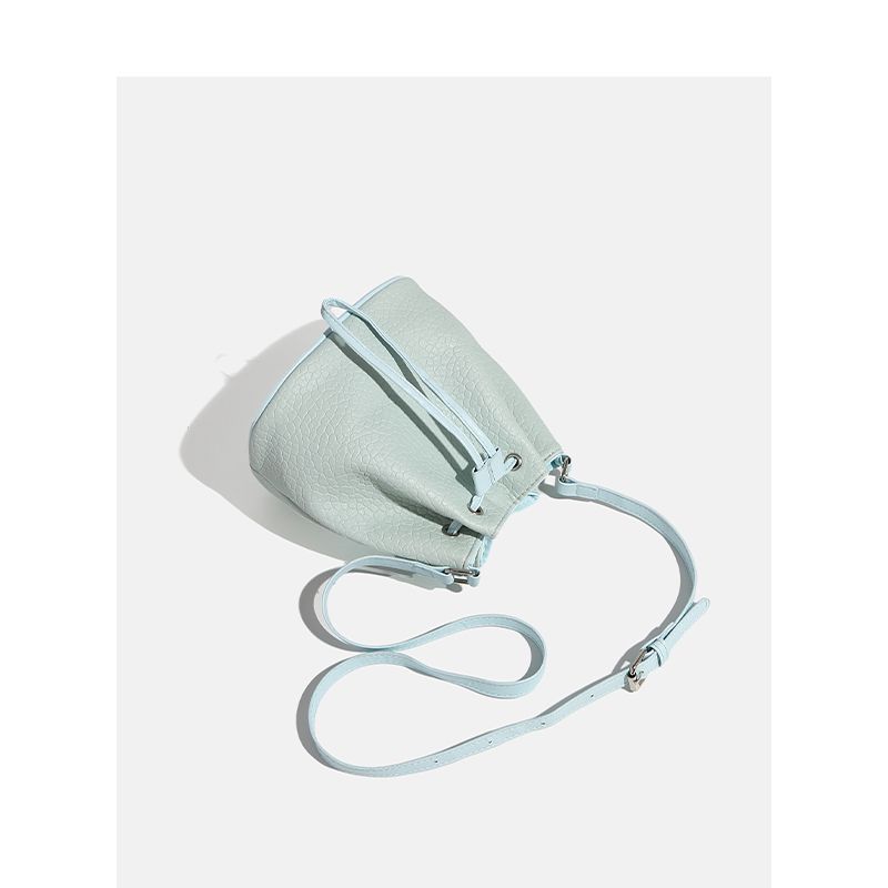 CHARHP&KEJNT Versatile Bucket Simple and Fresh Commuter Drawstring Single Shoulder Crossbody Bag_voghion.com