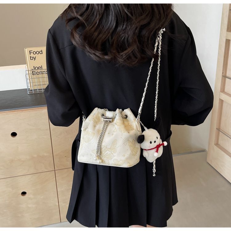 Νέα μικρή κεντημένη καλοκαιρινή τσάντα κινέζικου στυλ για γυναίκες το 2024, νέα μοντέρνα τσάντα bucket, υψηλής ποιότητας με έναν ώμο_voghion.com