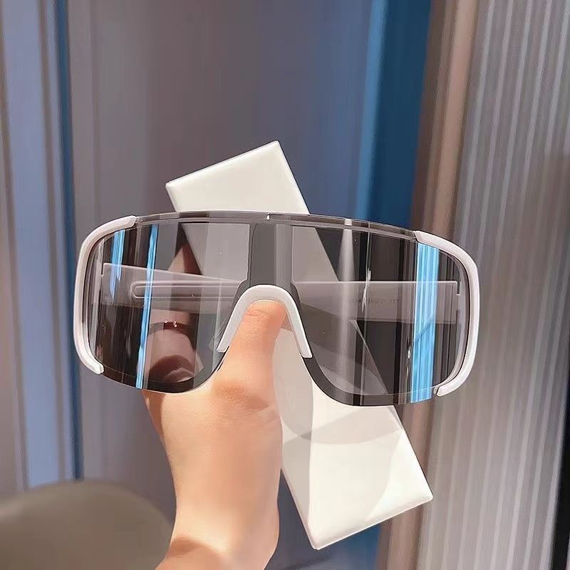 Cyberpunk oversized urheilulasit pyöräilyyn ja lasketteluun_voghion.com