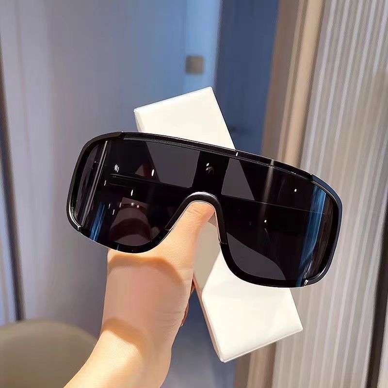 Cyberpunk oversized urheilulasit pyöräilyyn ja lasketteluun_voghion.com