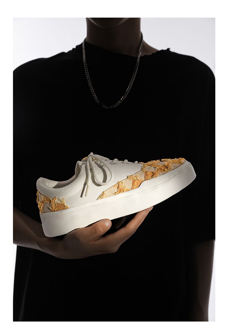 White Skateboard Shoes For Men, Personalized Casual Canvas Trainers_voghion.com