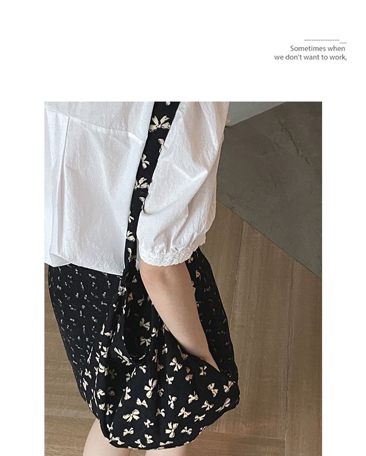 Borsa a secchiello grande capiente in tela floreale dello stesso stile di Zhang Ruonan per l'estate 2024, nuova tote coreana alla moda da donna_voghion.com