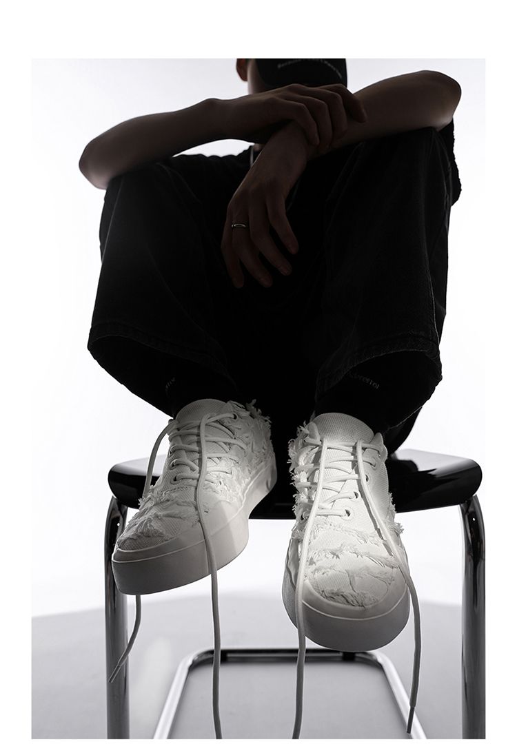 White Skateboard Shoes For Men, Personalized Casual Canvas Trainers_voghion.com