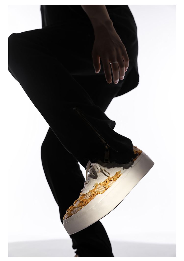 White Skateboard Shoes For Men, Personalized Casual Canvas Trainers_voghion.com