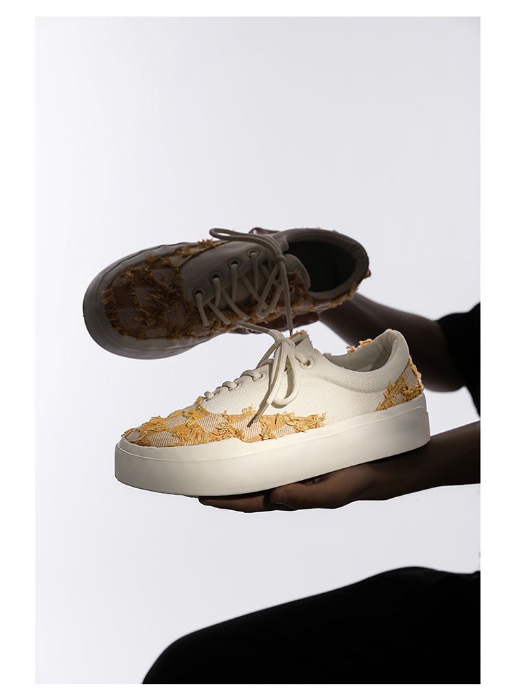White Skateboard Shoes For Men, Personalized Casual Canvas Trainers_voghion.com
