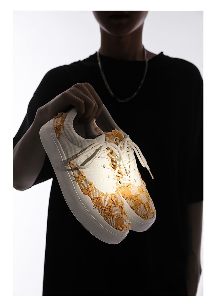 White Skateboard Shoes For Men, Personalized Casual Canvas Trainers_voghion.com