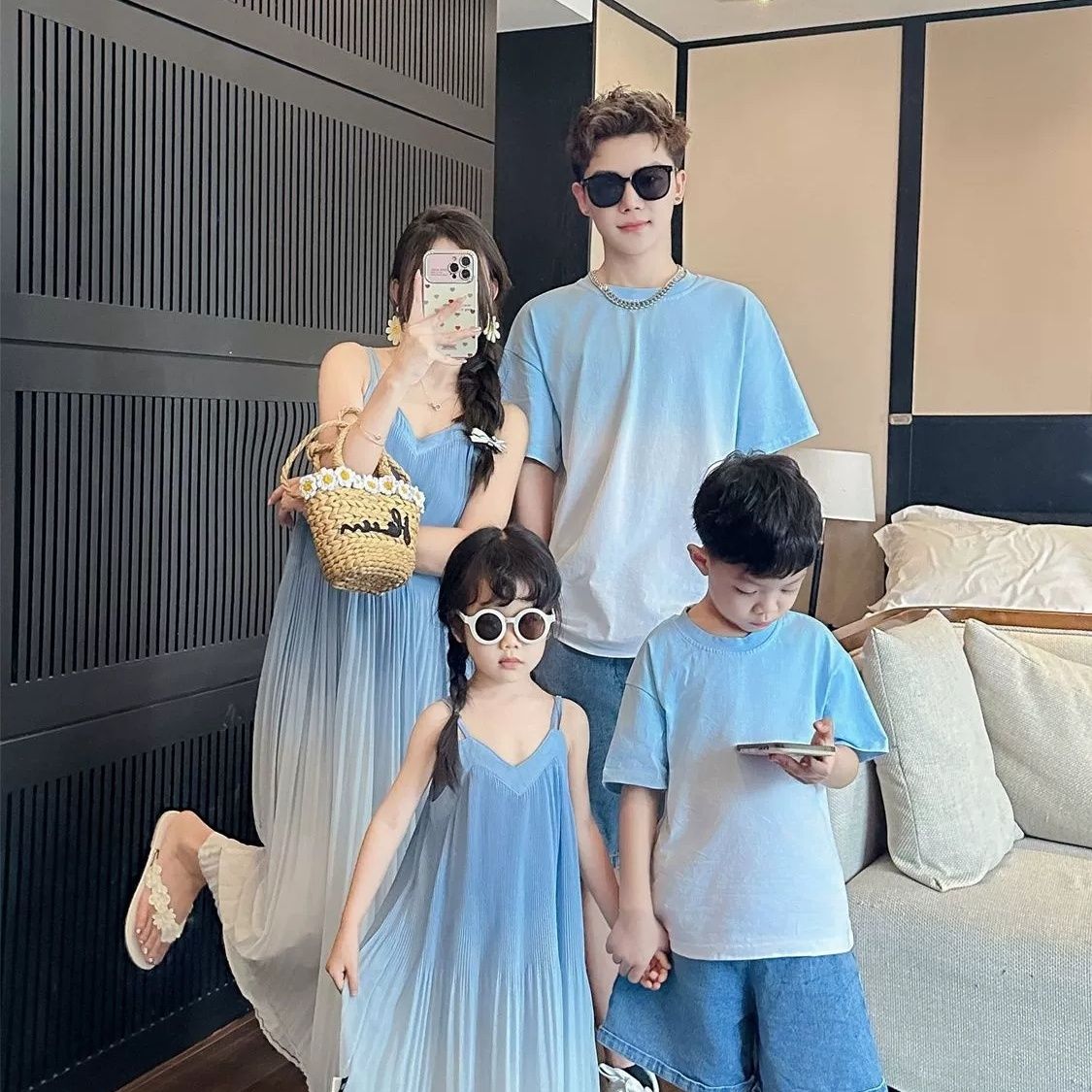 夏季海边母女新款一家亲子装三口连衣裙中大童度假沙滩洋气母子