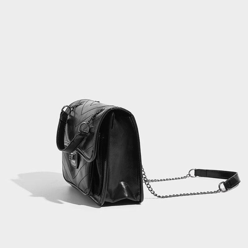 UR wandering large capacity women's 2024 new versatile and fashionable tote bag, niche diamond grid chain crossbody bag_voghion.com