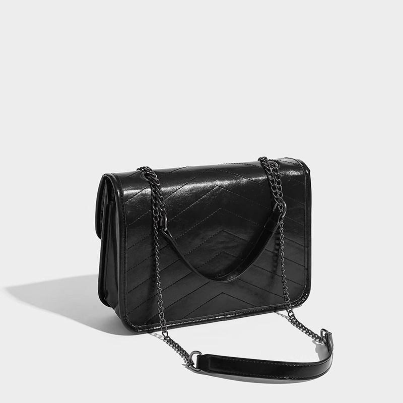 UR wandering large capacity women's 2024 new versatile and fashionable tote bag, niche diamond grid chain crossbody bag_voghion.com