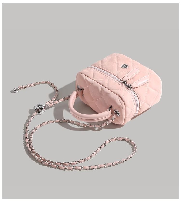 UR Camellia Ling Grid Chain pour femmes 2024 Nouvelle mode Sac à bandoulière simple polyvalent avec boîte à main_voghion.com