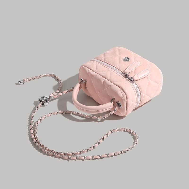 UR Camellia Ling Grid Chain til kvinder 2024 Ny mode håndholdt boks alsidig enkelt skulder crossbody taske_voghion.com