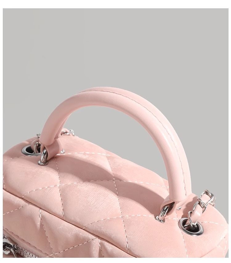 UR Camellia Ling Grid Chain pour femmes 2024 Nouvelle mode Sac à bandoulière simple polyvalent avec boîte à main_voghion.com