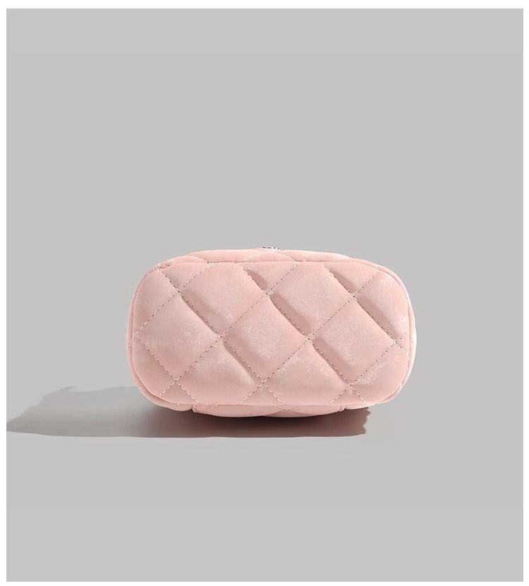 UR Camellia Ling Grid Chain pour femmes 2024 Nouvelle mode Sac à bandoulière simple polyvalent avec boîte à main_voghion.com