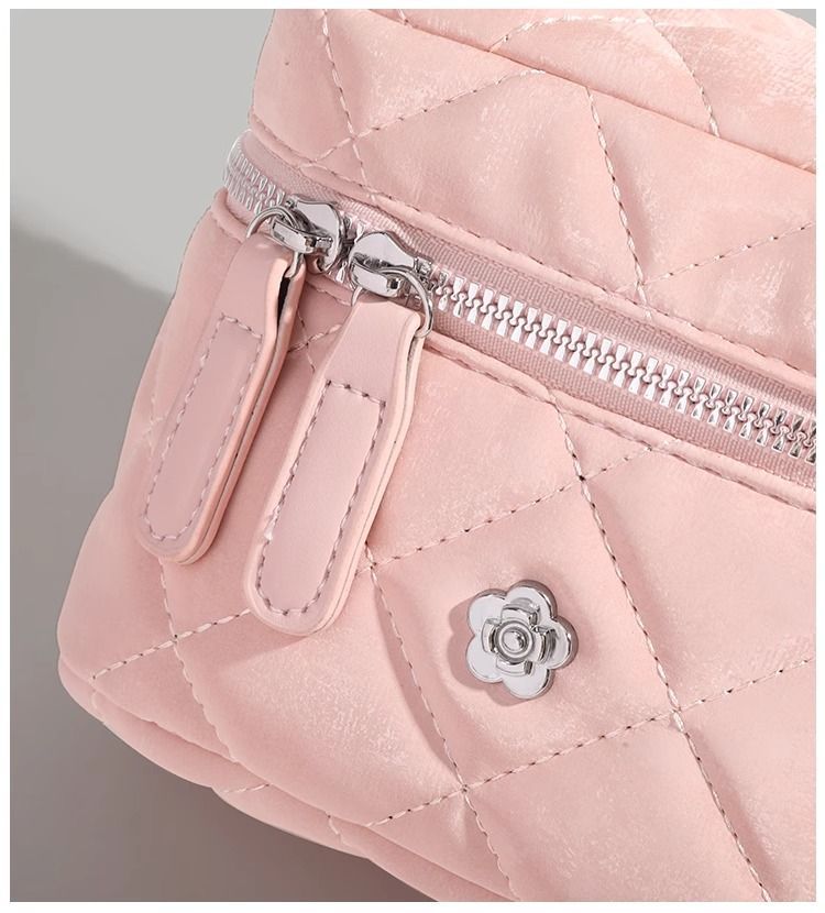 UR Camellia Ling Grid Chain pour femmes 2024 Nouvelle mode Sac à bandoulière simple polyvalent avec boîte à main_voghion.com