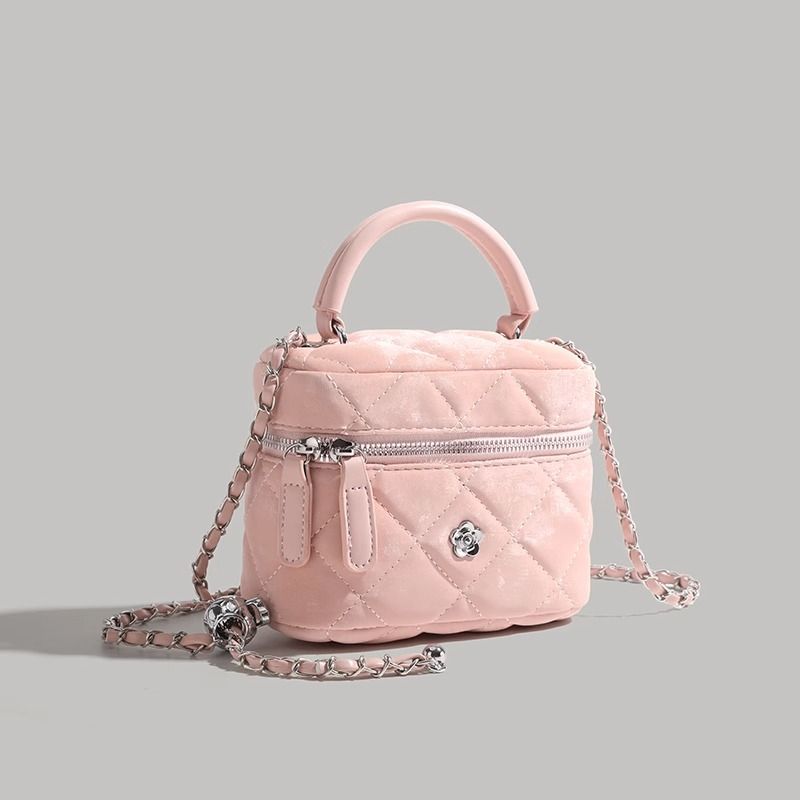 UR Camellia Ling Grid Chain til kvinder 2024 Ny mode håndholdt boks alsidig enkelt skulder crossbody taske_voghion.com