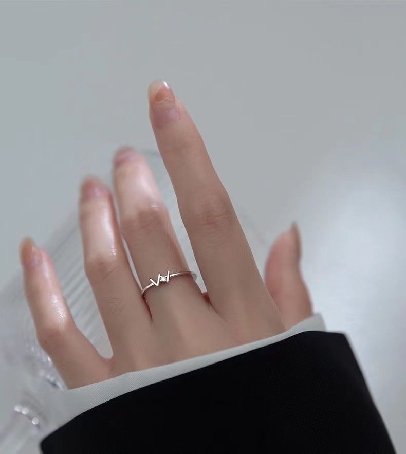 Anello in argento con lettera W per donna, design di nicchia, stile Ins, minimalista, sensazione di alta qualità, anello aperto per indice, lusso leggero_voghion.com
