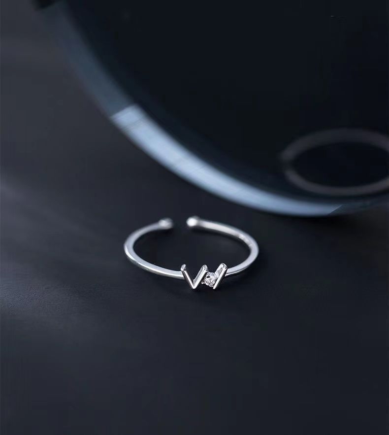 Anello in argento con lettera W per donna, design di nicchia, stile Ins, minimalista, sensazione di alta qualità, anello aperto per indice, lusso leggero_voghion.com