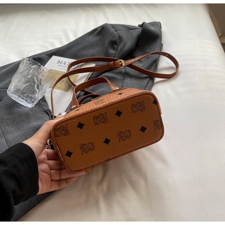 Borsa a secchiello donna alla moda con tracolla e manico_voghion.com