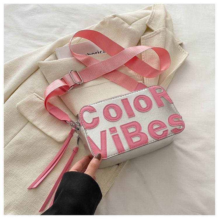 Borsa a tracolla donna piccola quadrata stile dopamina di moda_voghion.com