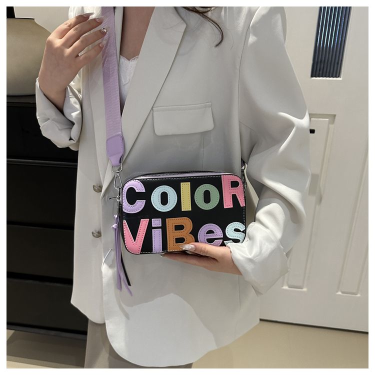 Trendy Dopamine Camera Nuova borsa a tracolla piccola quadrata da donna alla moda con blocchi di colore e patchwork a lettere_voghion.com