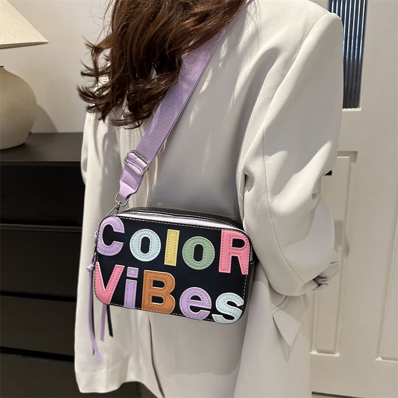 Trendy Dopamine Camera Nuova borsa a tracolla piccola quadrata da donna alla moda con blocchi di colore e patchwork a lettere_voghion.com