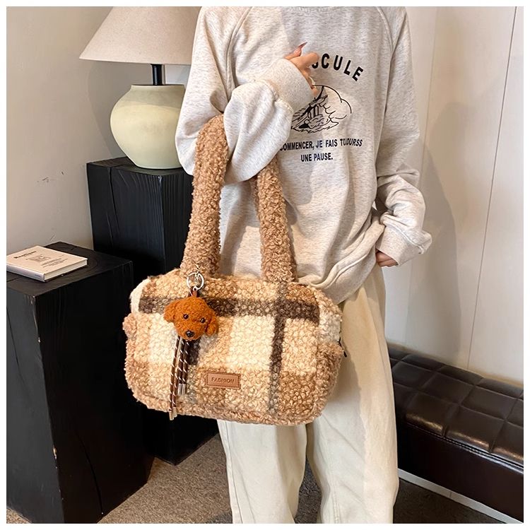 Fourre-tout tendance coréen FOUR ONE pour femmes, nouvelle collection automne et hiver, sac à bandoulière en peluche à couleurs contrastées_voghion.com