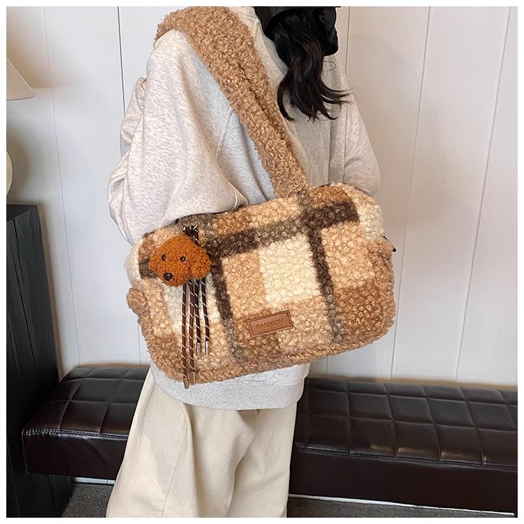 Fourre-tout tendance coréen FOUR ONE pour femmes, nouvelle collection automne et hiver, sac à bandoulière en peluche à couleurs contrastées_voghion.com