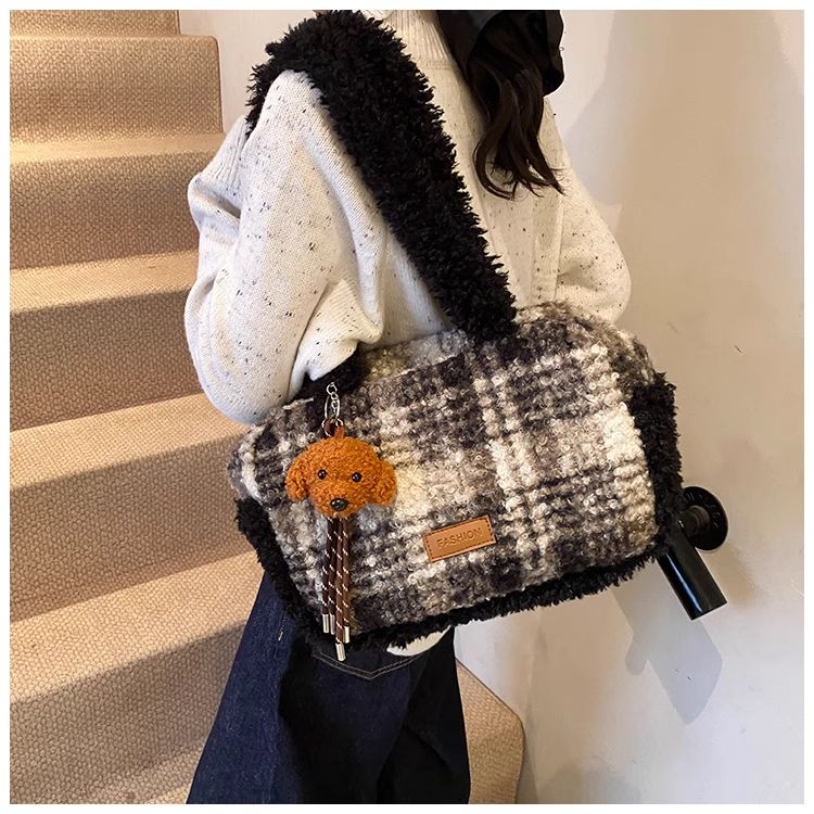 Fourre-tout tendance coréen FOUR ONE pour femmes, nouvelle collection automne et hiver, sac à bandoulière en peluche à couleurs contrastées_voghion.com