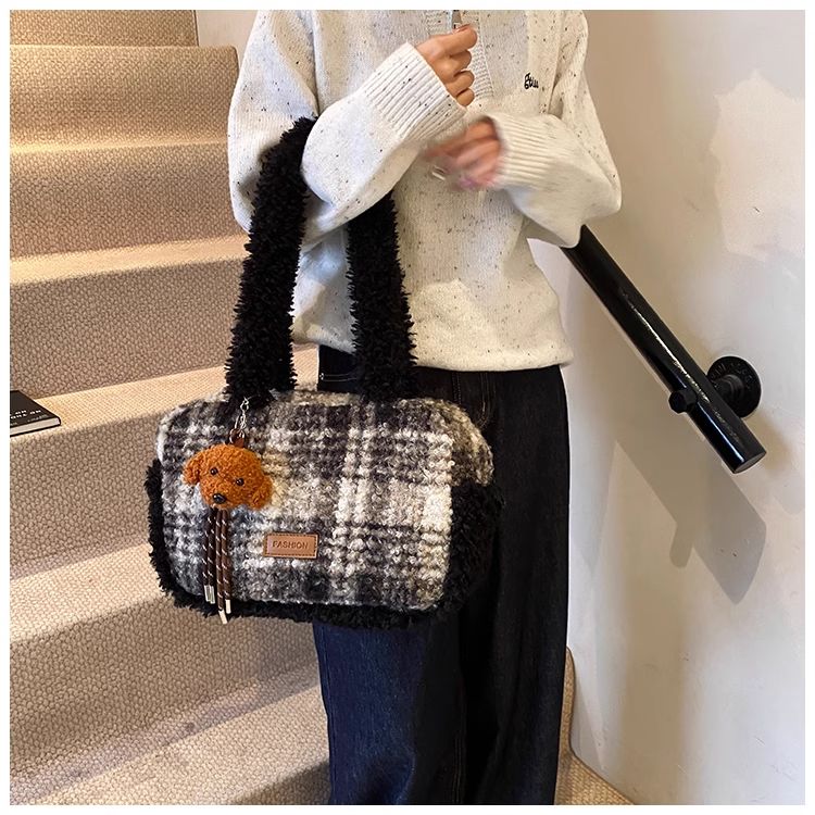 Fourre-tout tendance coréen FOUR ONE pour femmes, nouvelle collection automne et hiver, sac à bandoulière en peluche à couleurs contrastées_voghion.com