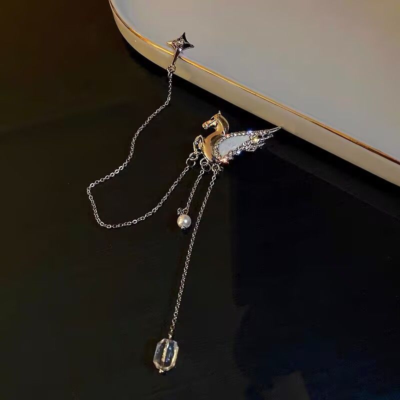 Brooch High-end Women's Design Niche Suit Clothing Accessories Internet Celebrity Advanced Sense Small Fragrance Tassel_voghion.com