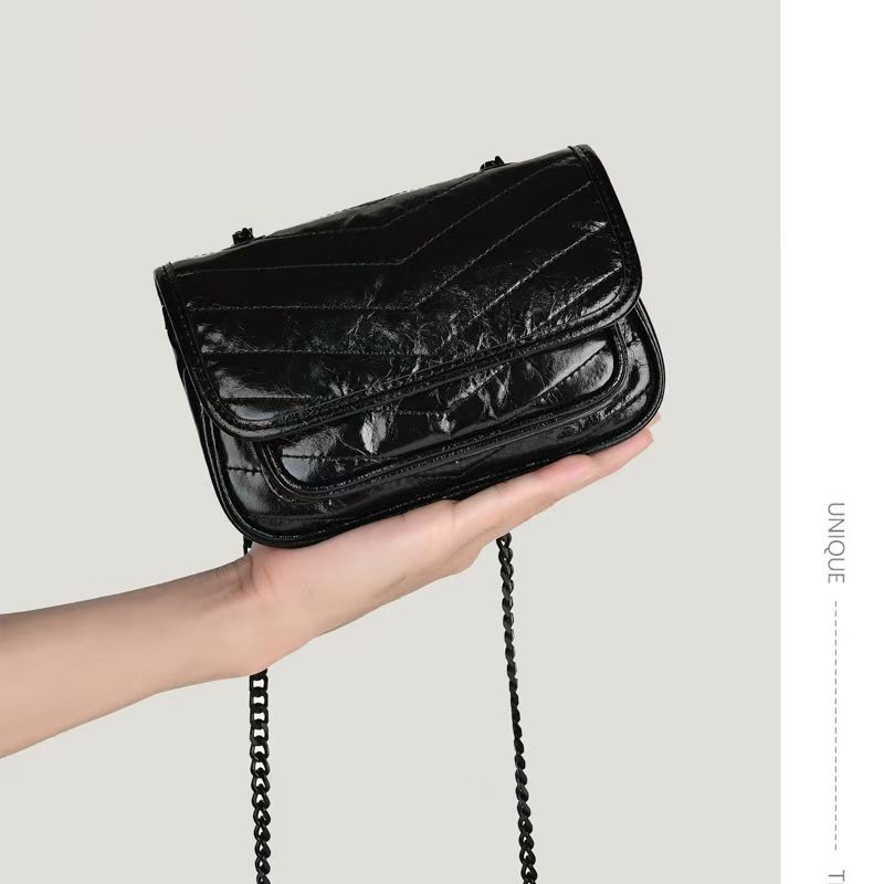 Borsa a tracolla da donna in vera pelle con catena elegante_voghion.com
