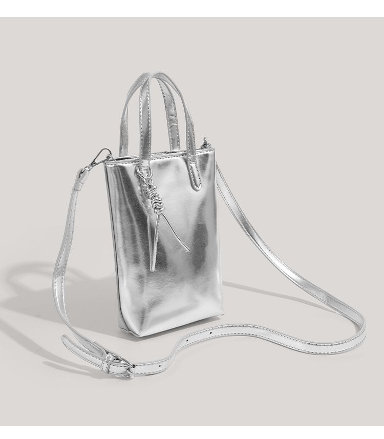 CHARHP&KEJNT niche high-end western-style handbag silver 2024 new single shoulder crossbody fashionable mobile phone bag_voghion.com
