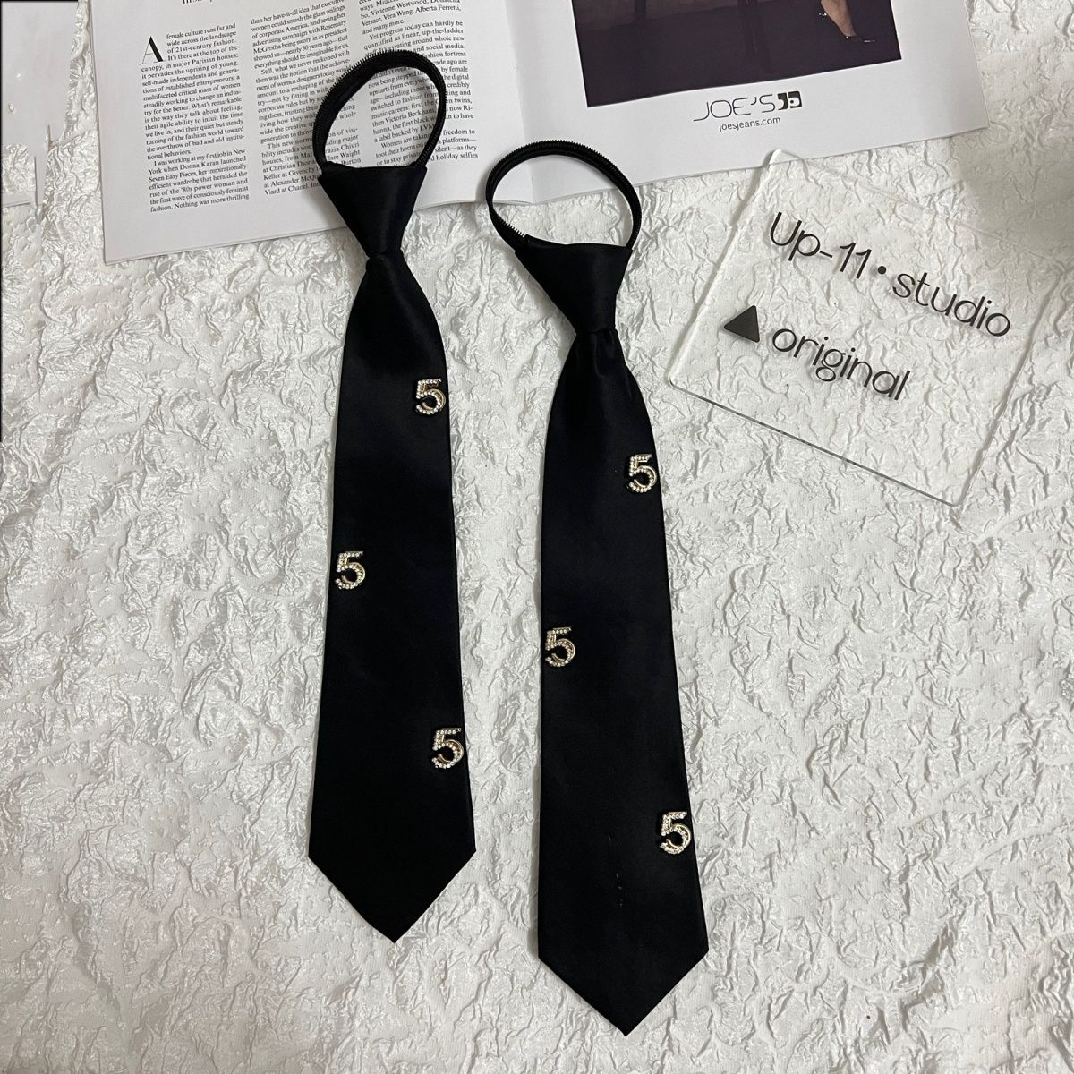 Corbata estilo universitario ajustable con cremallera_voghion.com