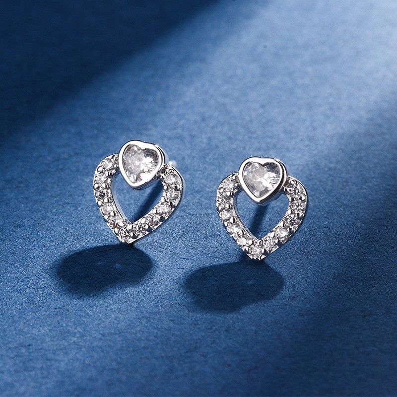 2024 Winter Collection Heart-Shaped Earrings, Shiny Elegant, Simple Japanese And Korean Style, Versatile Hollow Design,_voghion.com