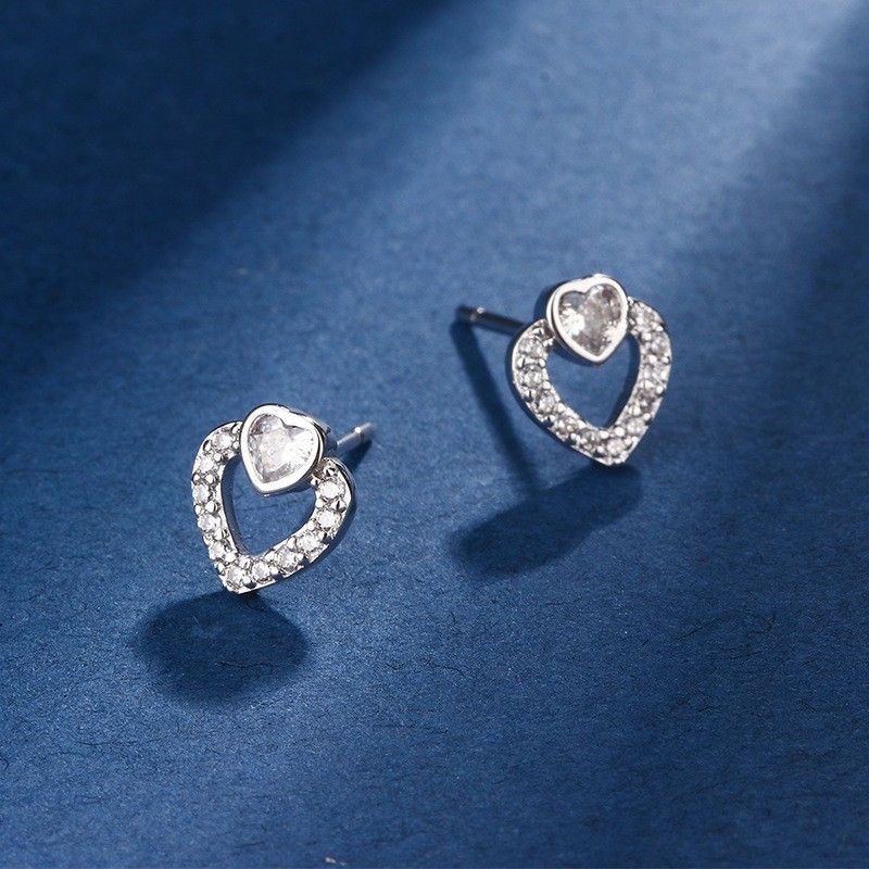 Heart-shaped Stud Earrings Elegant Shiny Simple Hollow Design_voghion.com
