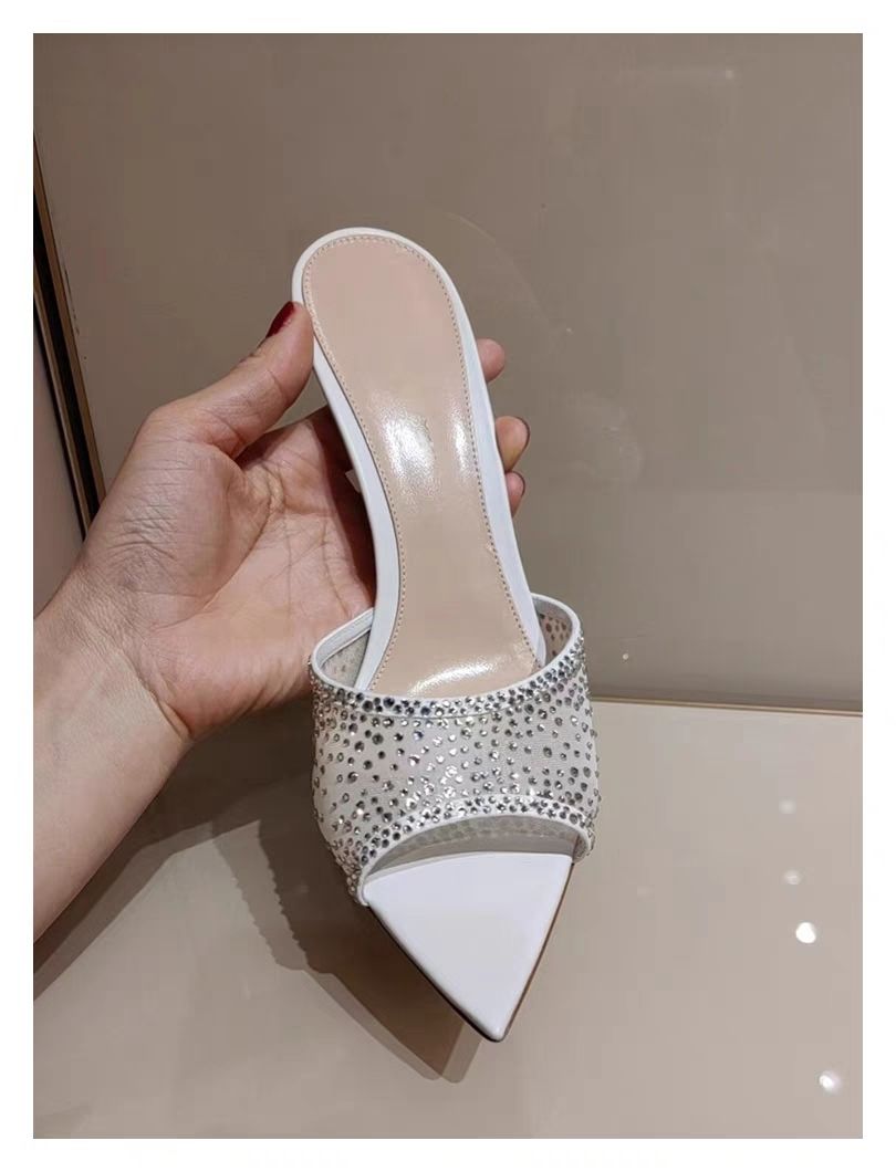 Sandali con cinturino e punta aperta, stile trendy per l'estate 2025, con tacco sottile, a punta, alti e alti, nuovi e sorprendenti._voghion.com