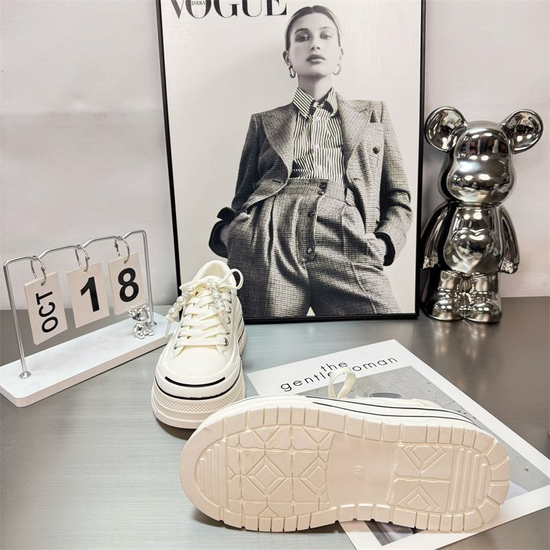 Spring European Style Women's New Pearl Lace-Up Casual Sneakers Fashionable Thick-Soled 6CM Height-Increasing White_vogvips.com