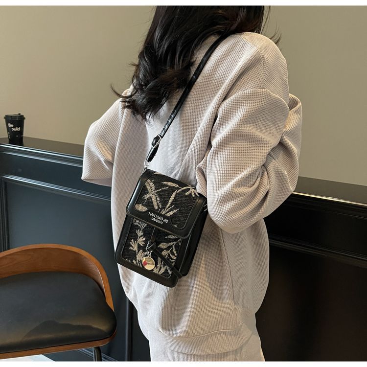 Borsa a tracolla versatile e alla moda per telefono, di alta qualità, piccola e di nicchia, di quest'anno, 2025, nuova tendenza per le donne_voghion.com
