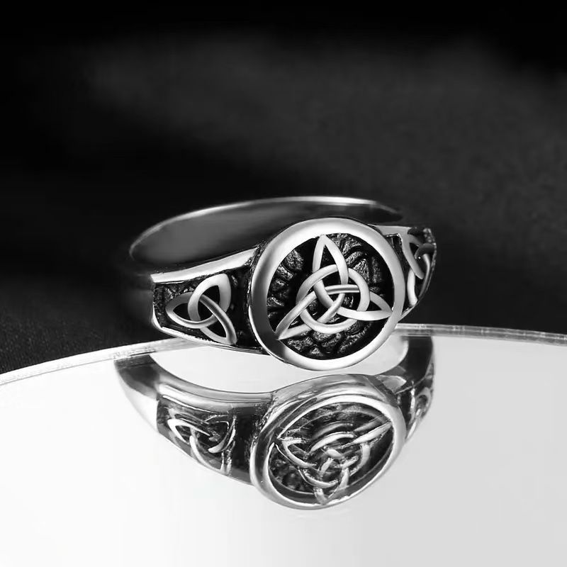 Massiver Retro Ring Aus Thai-silber Im Keltischen Punk-stil_voghion.com