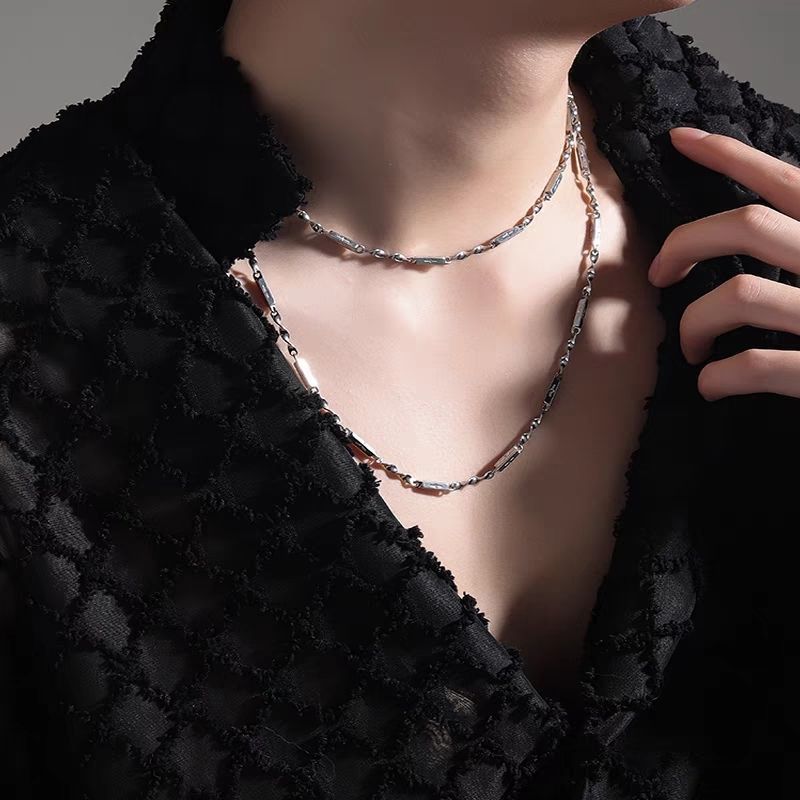 Minimalist Titanium Steel Mobius Strip Pendant Necklace For Couples_voghion.com