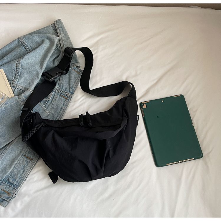 Fashionable Women's Large Capacity Crossbody Dumpling Shoulder Bag_voghion.com