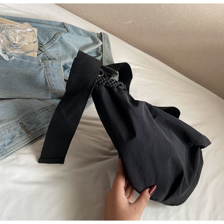 Fashionable Women's Large Capacity Crossbody Dumpling Shoulder Bag_voghion.com