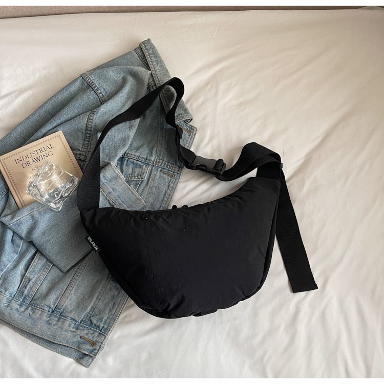 Fashionable Women's Large Capacity Crossbody Dumpling Shoulder Bag_voghion.com