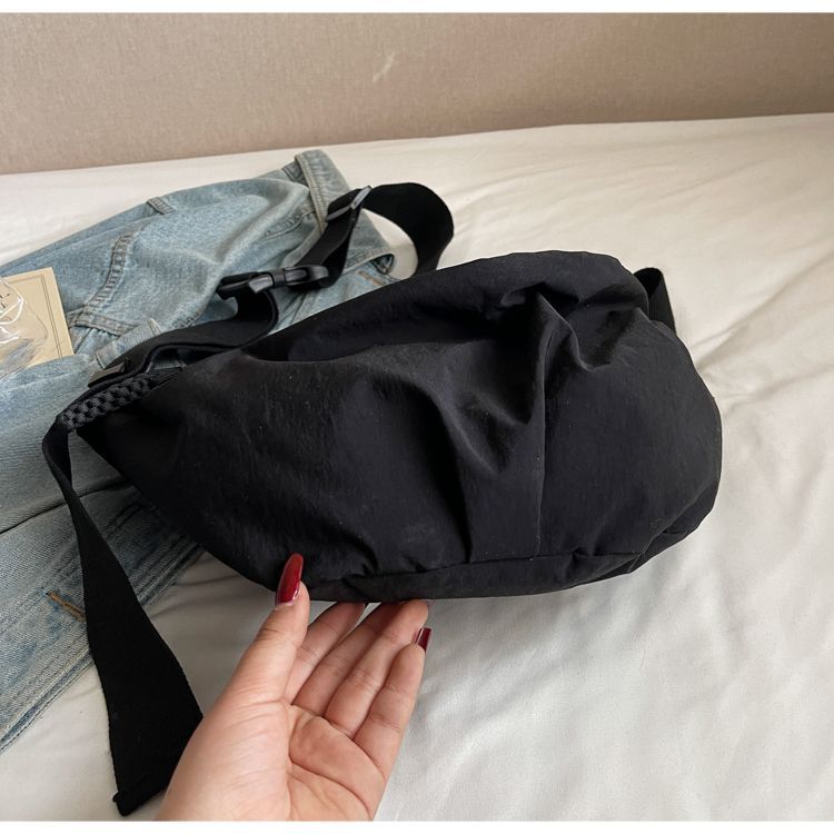 Fashionable Women's Large Capacity Crossbody Dumpling Shoulder Bag_voghion.com