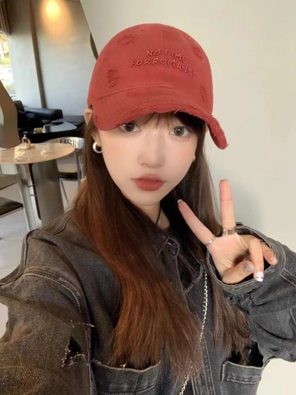 Gorra de béisbol rota para mujer con bordado de letras_voghion.com
