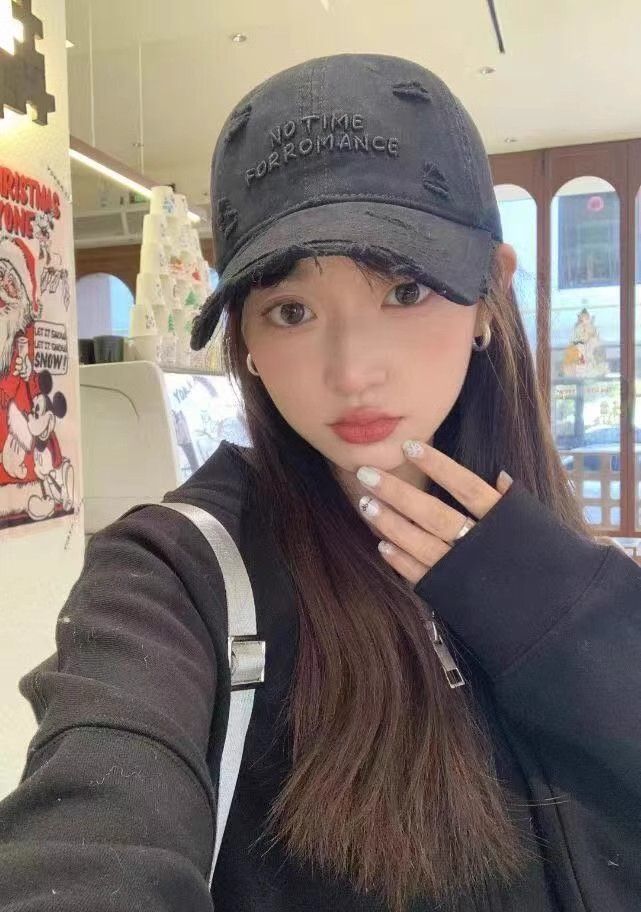 Gorra de béisbol rota para mujer con bordado de letras_voghion.com