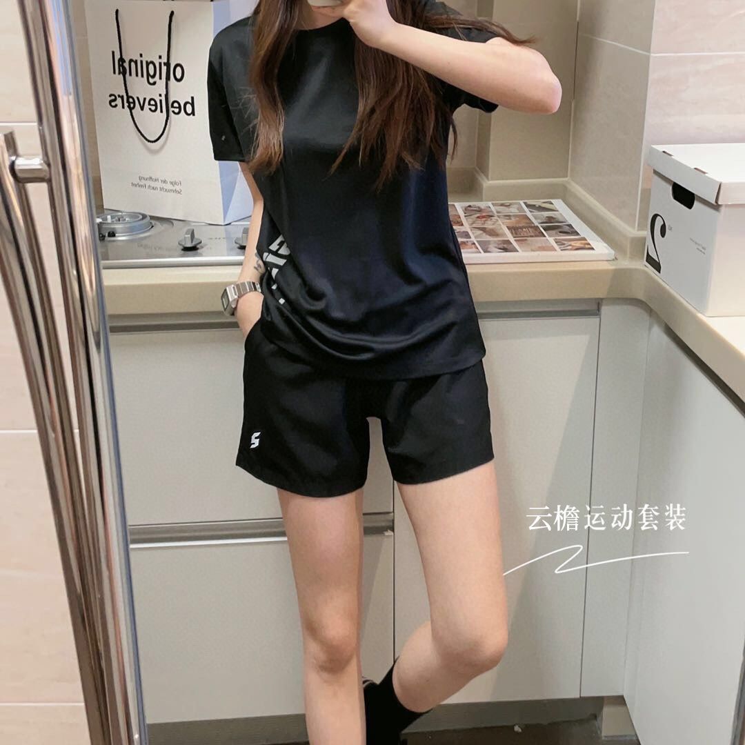 夏季女运动套装薄款吸汗速干衣冰丝透气休闲体考中考年轻运动短裤